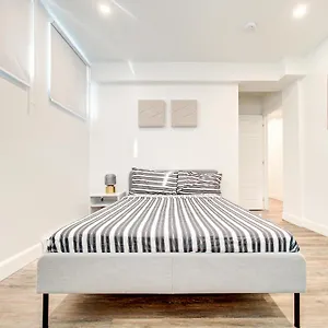  Apartment Cozy & Luxurious 3-br Canada